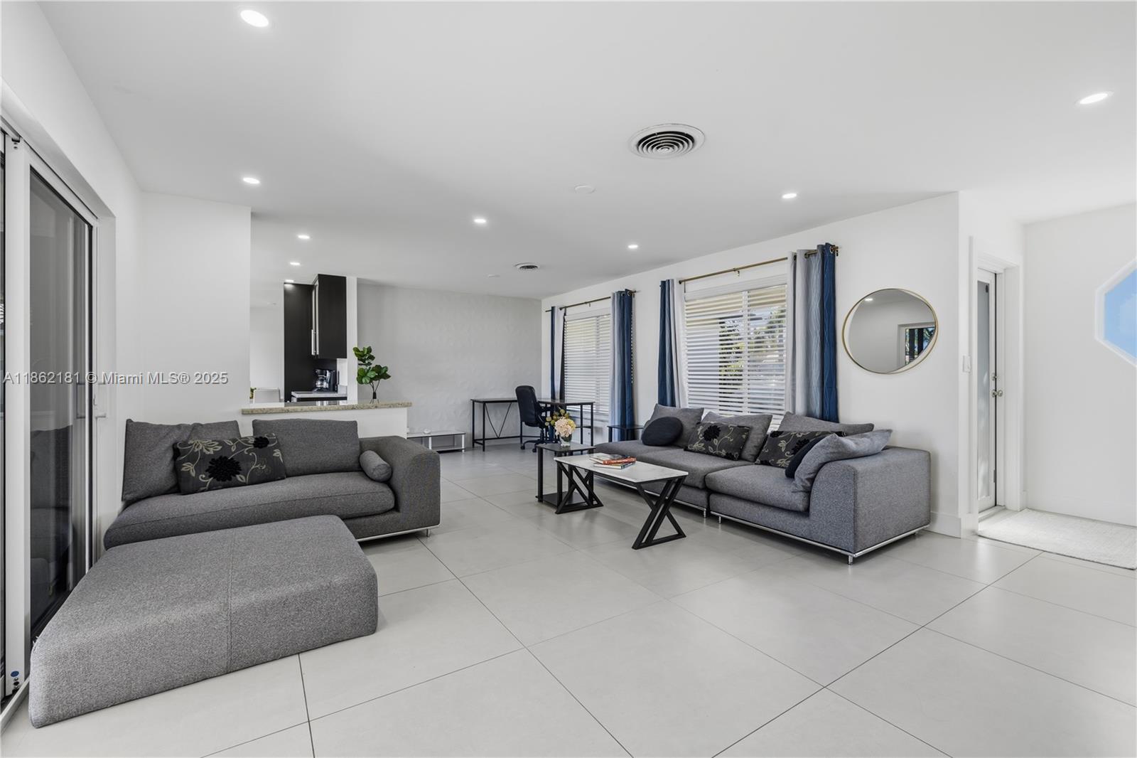 GILL ISLES - Residential Lease