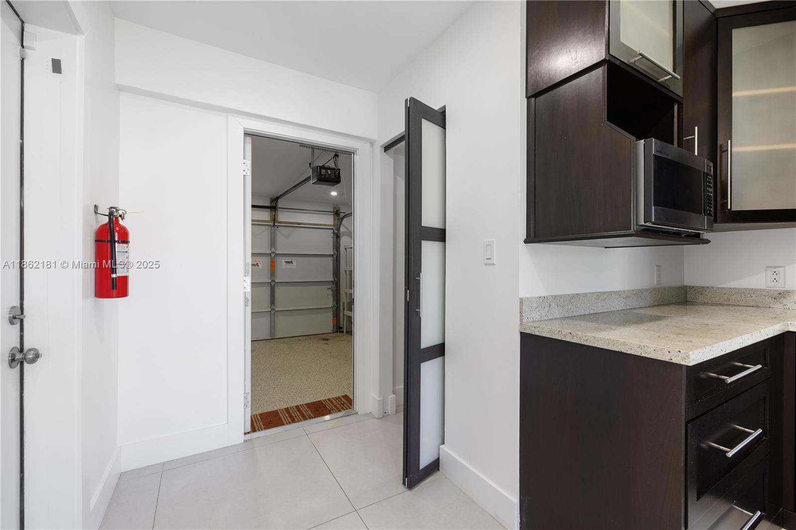 GILL ISLES - Residential Lease