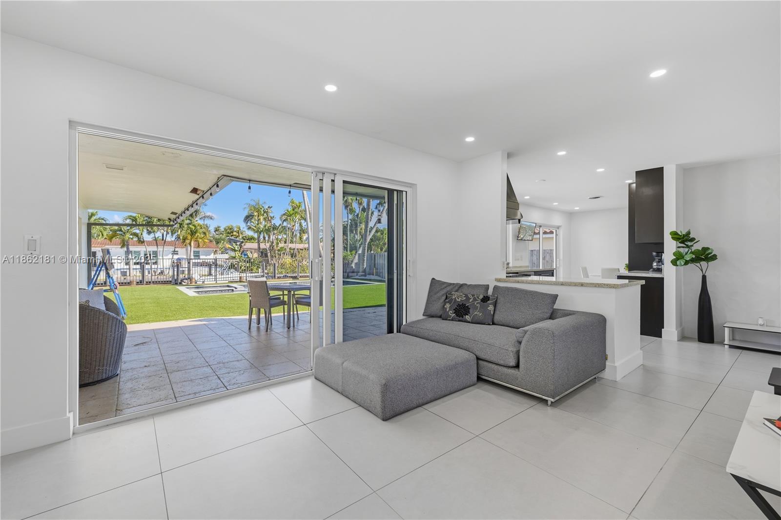 GILL ISLES - Residential Lease