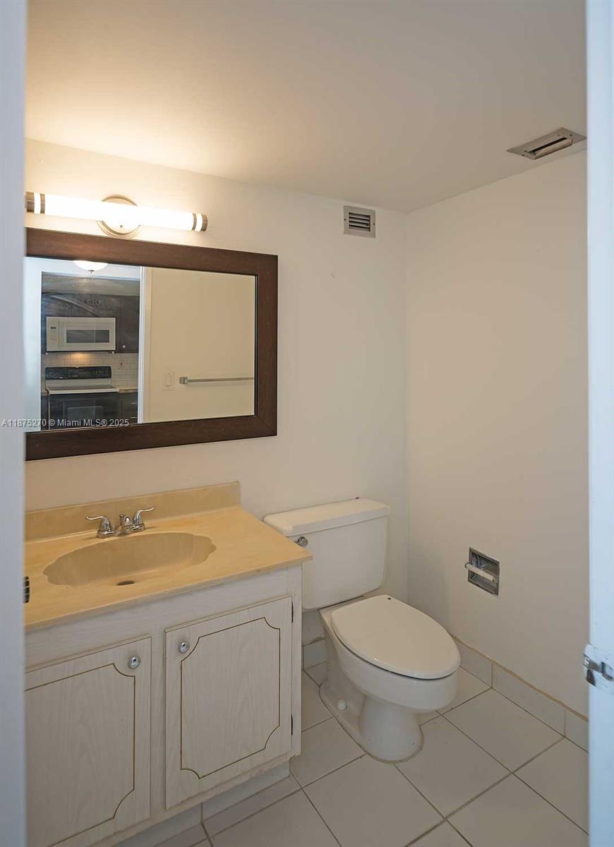 BRICKELL PLACE CONDO - Residential