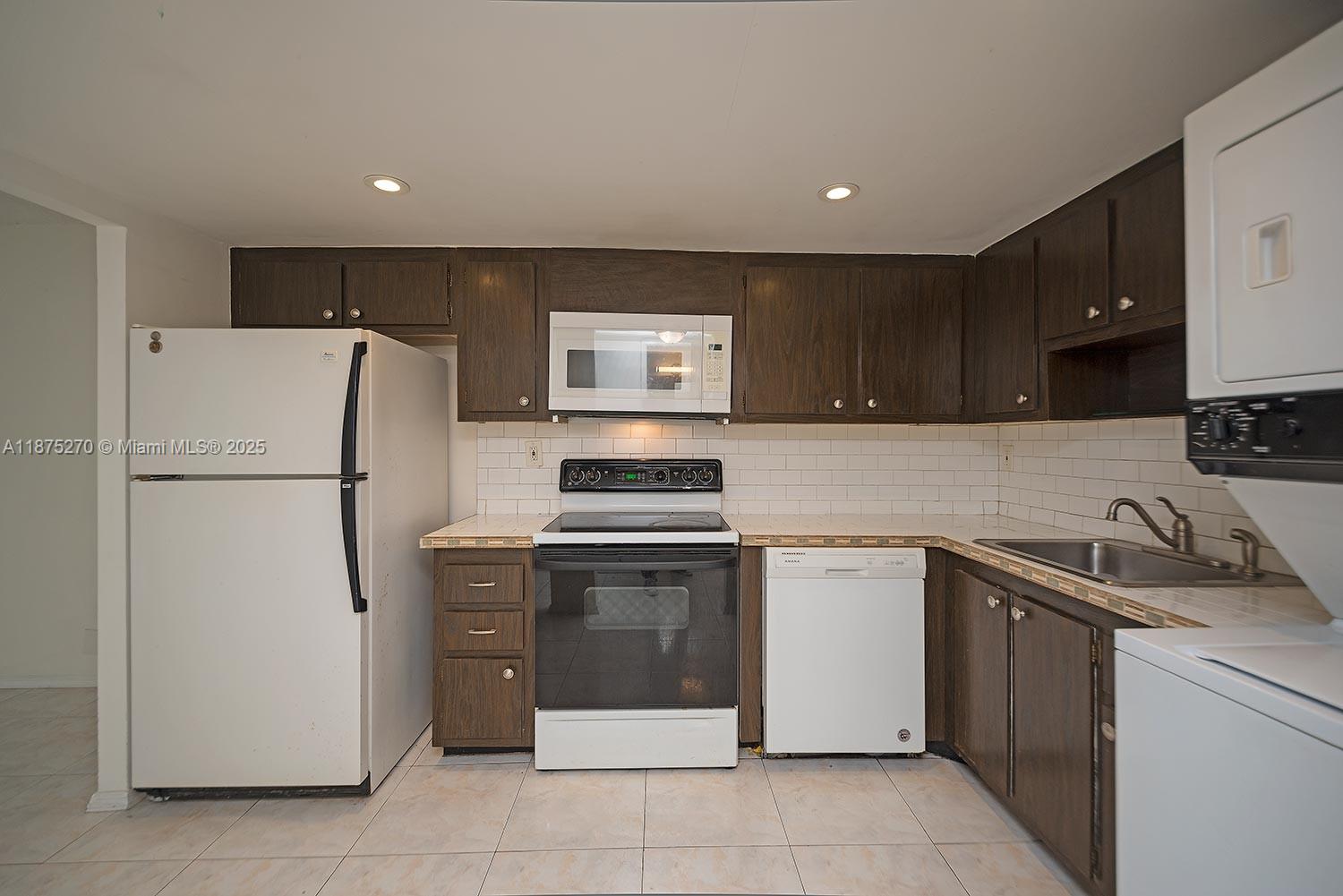 BRICKELL PLACE CONDO - Residential