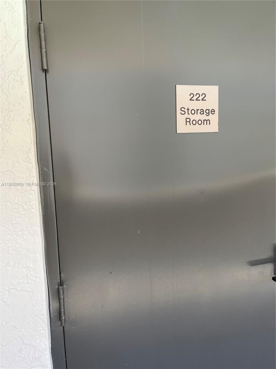 2121 COLLIER Ave 215