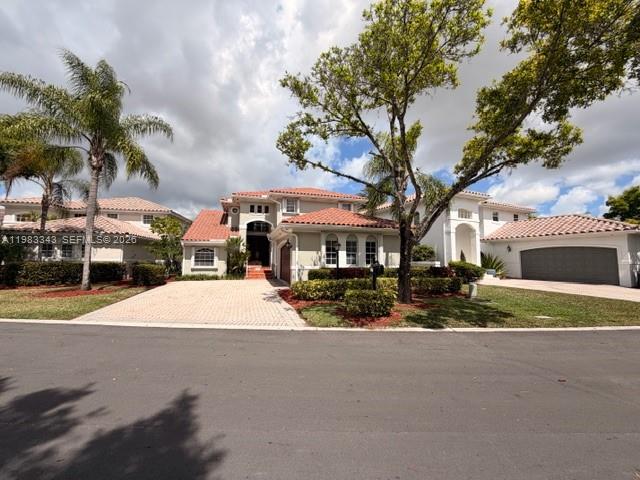 DORAL ESTATES VILLAS - Residential