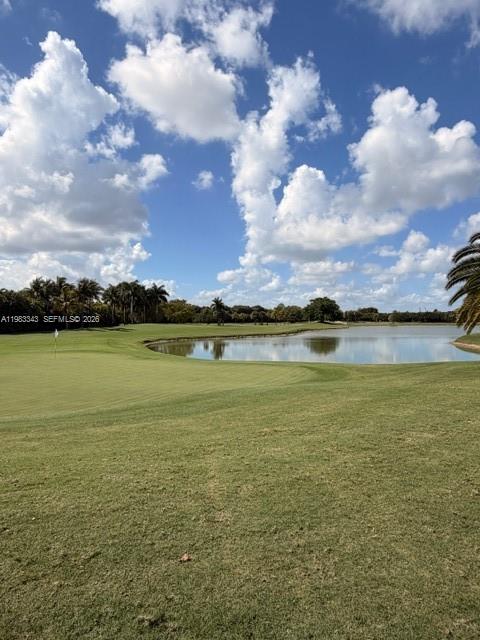 DORAL ESTATES VILLAS - Residential