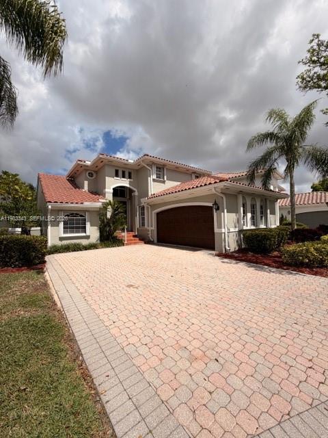 DORAL ESTATES VILLAS - Residential