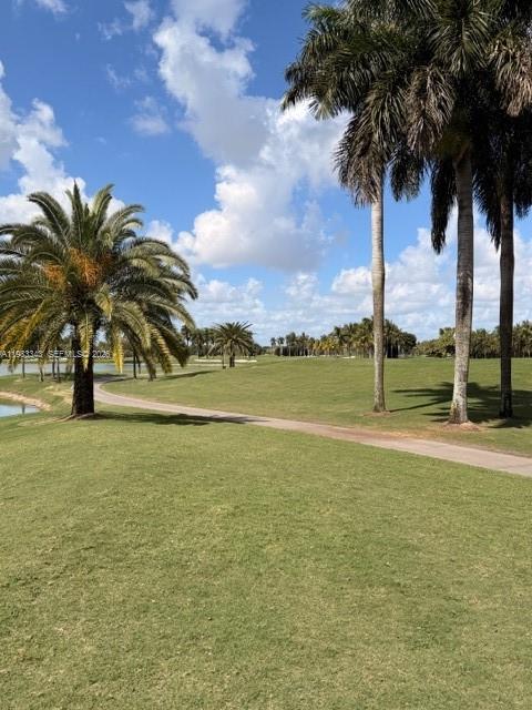 DORAL ESTATES VILLAS - Residential