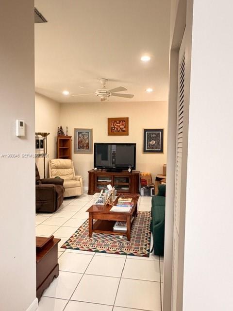 DORAL ESTATES VILLAS - Residential