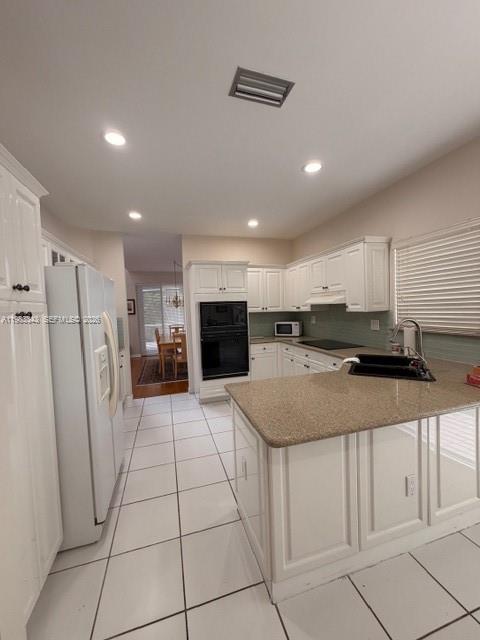 DORAL ESTATES VILLAS - Residential