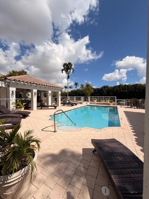 DORAL ESTATES VILLAS - Residential