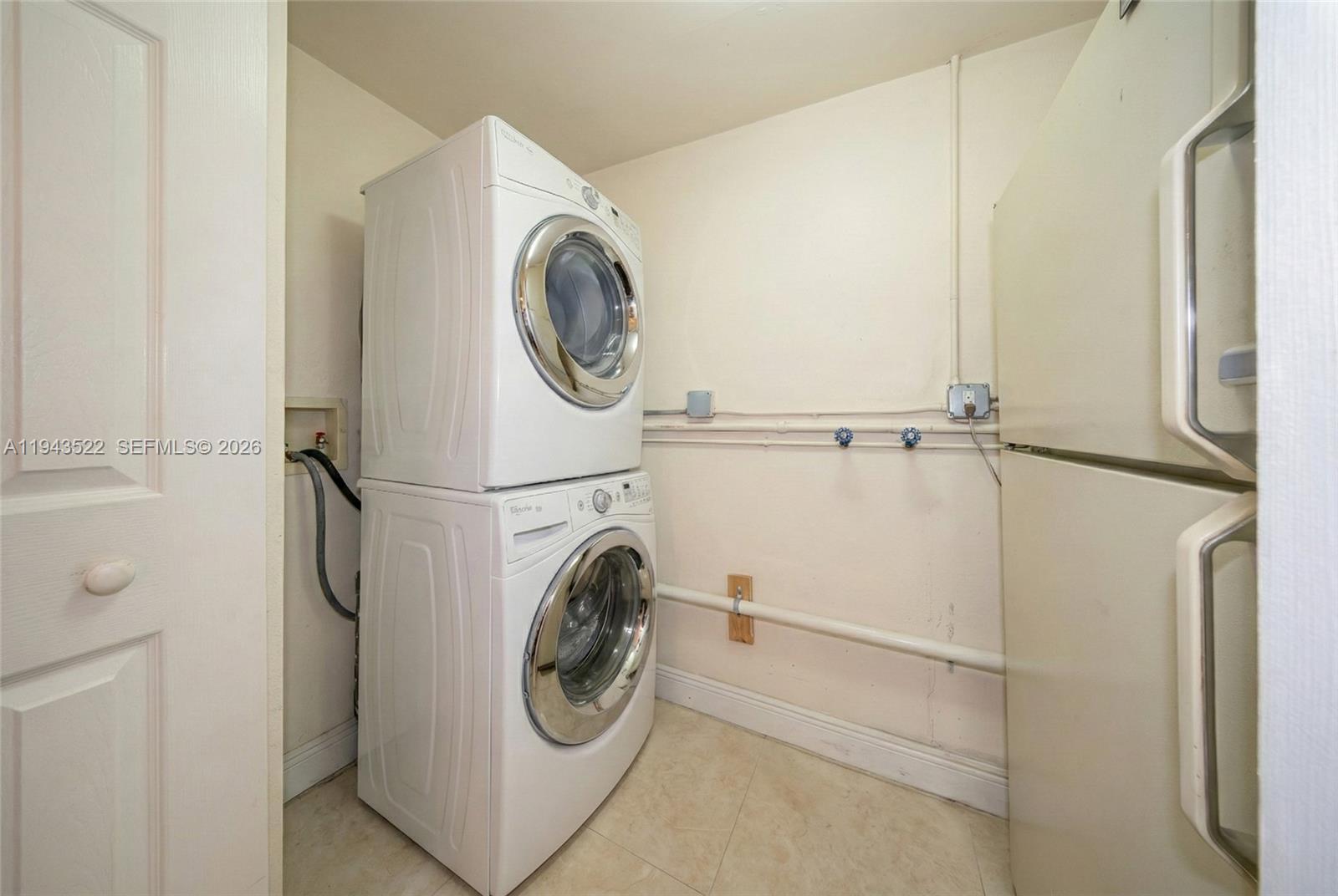 CENTRAL MIAMI PART 6 - Residential Lease