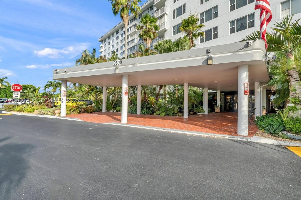 Photo of 3800 Hillcrest Dr #422, Hollywood, FL 33021 (MLS # A12049143)