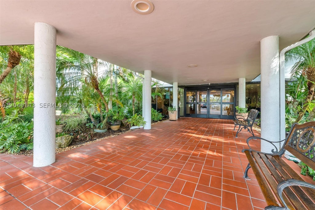 Photo of 3800 Hillcrest Dr #422, Hollywood, FL 33021 (MLS # A12049143)