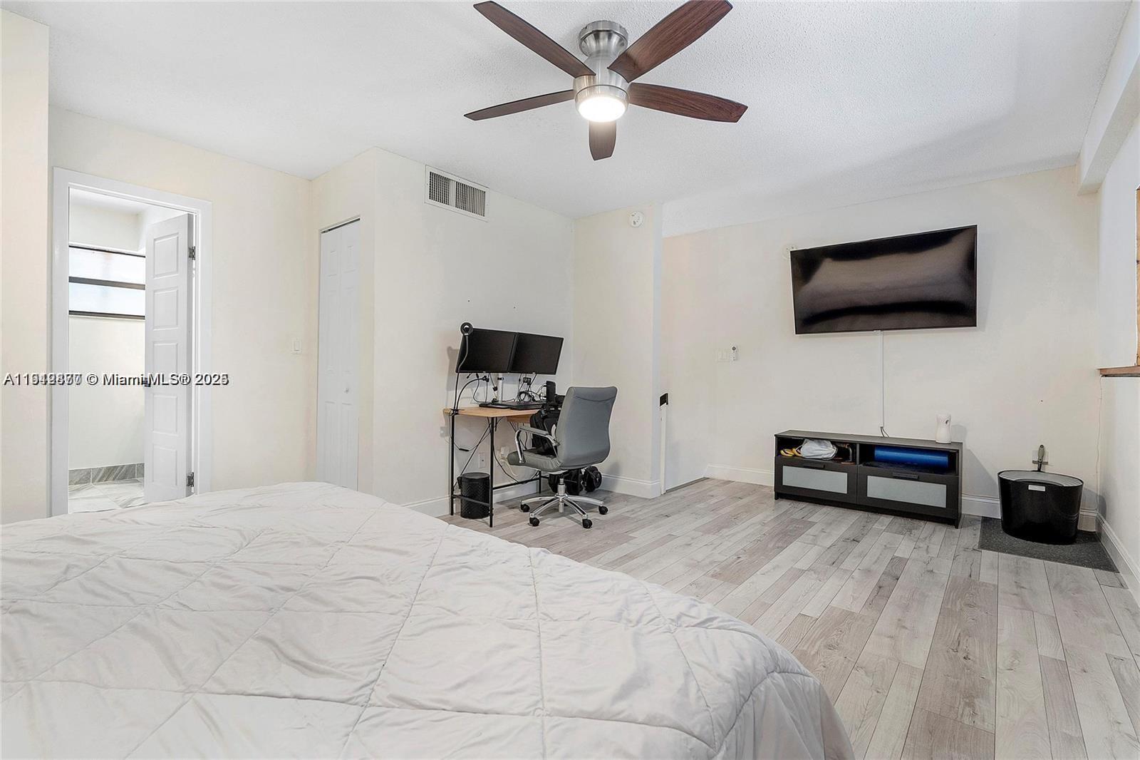 EVERGLADES SUGAR & LAND C - Residential Lease