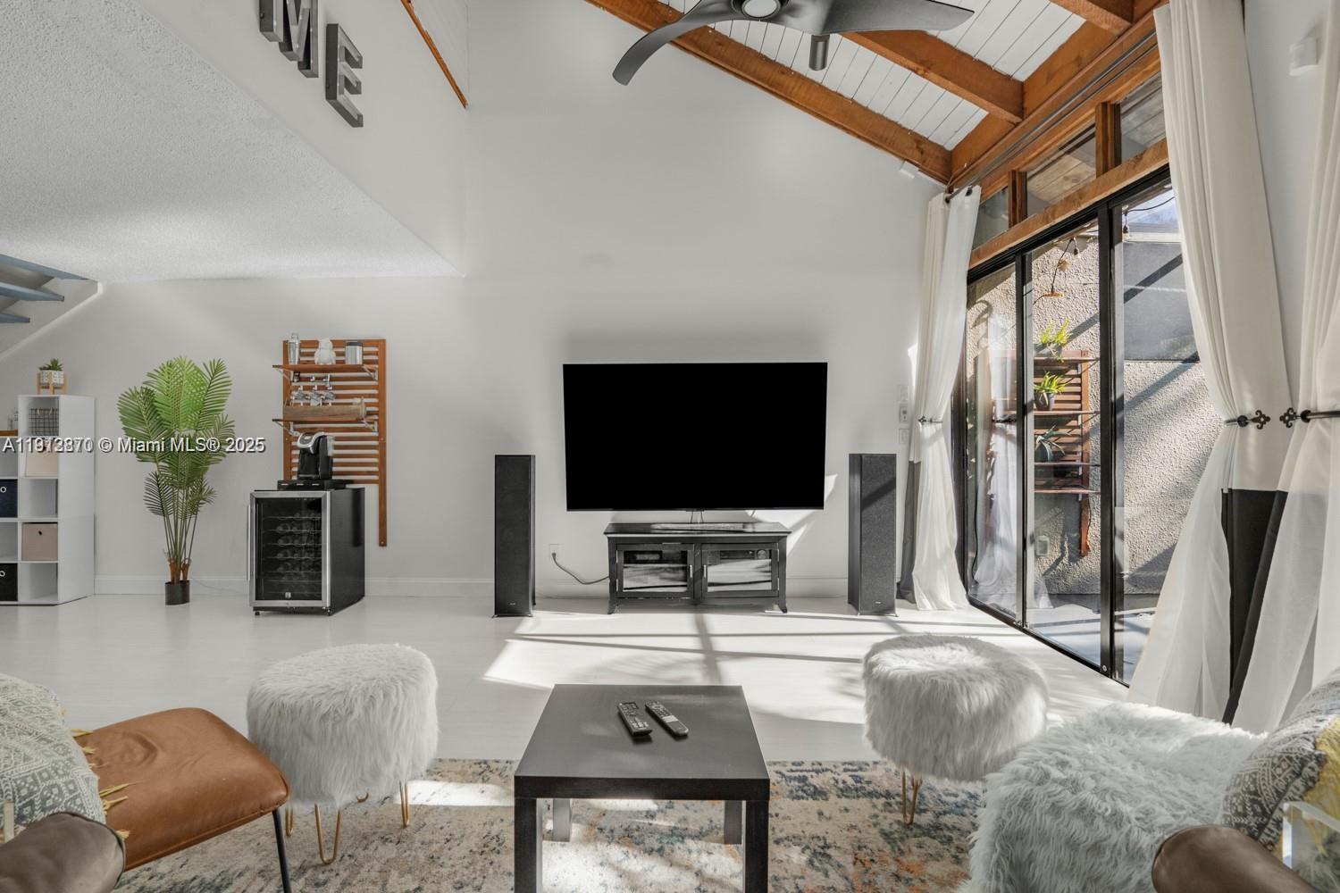 EVERGLADES SUGAR & LAND C - Residential Lease