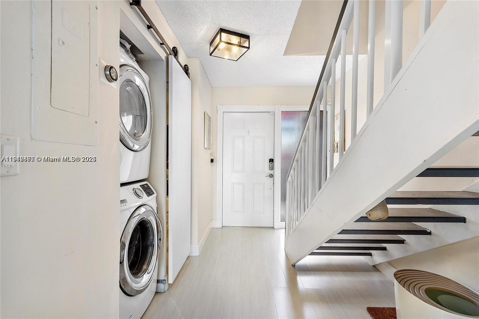 EVERGLADES SUGAR & LAND C - Residential Lease