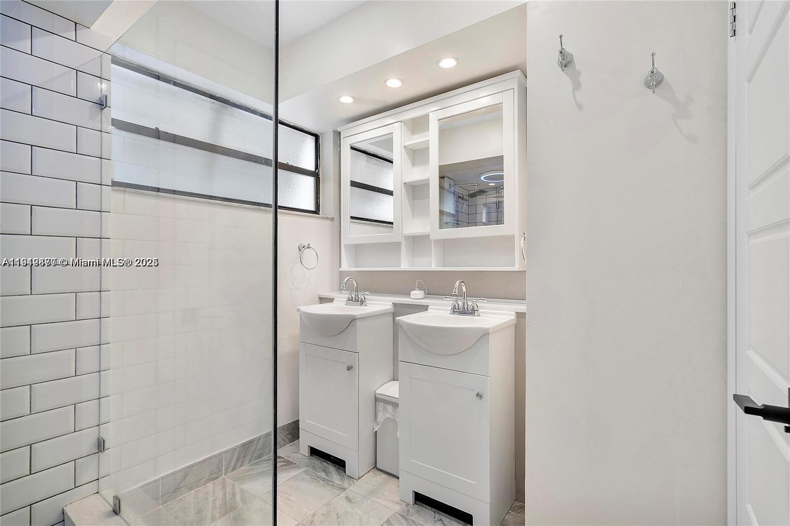 EVERGLADES SUGAR & LAND C - Residential Lease