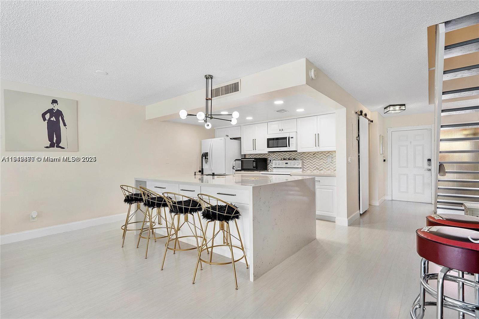 EVERGLADES SUGAR & LAND C - Residential Lease