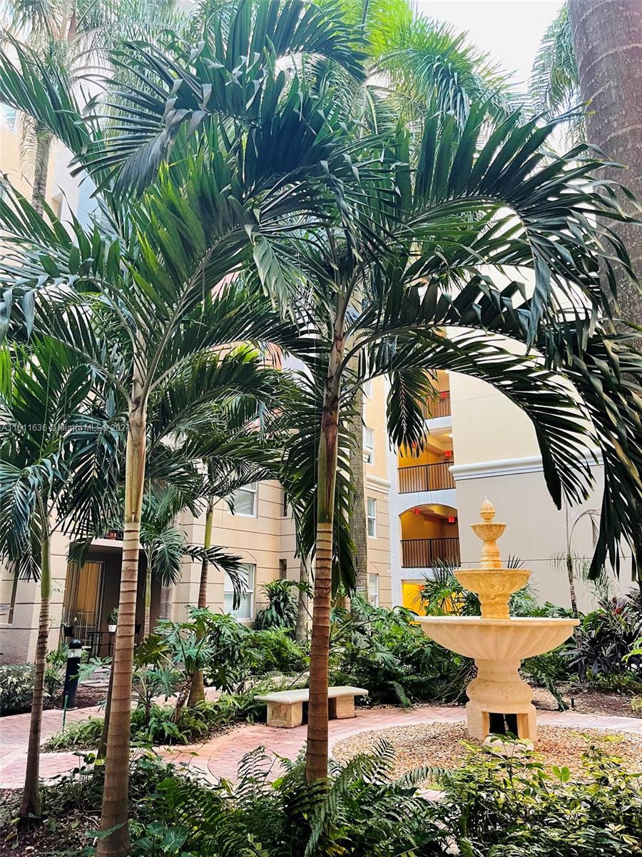 PORTO BELLAGIO CONDO - Residential