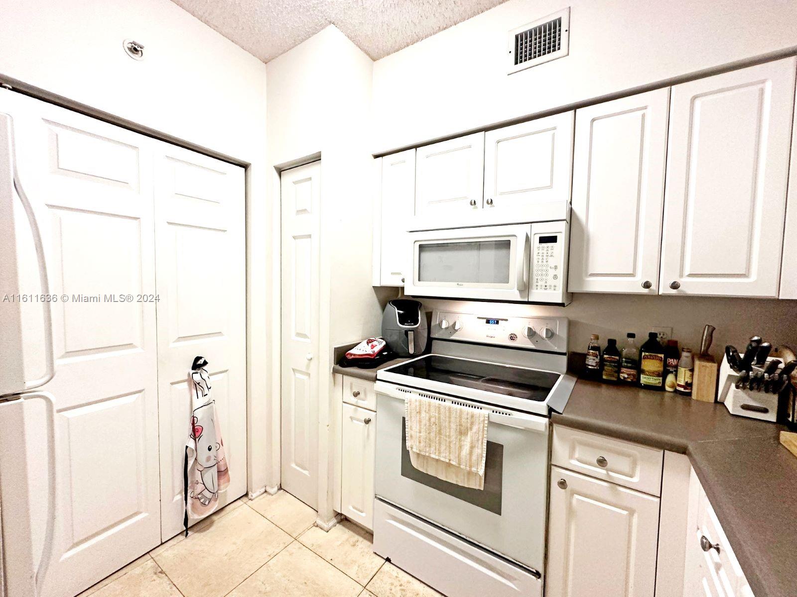 PORTO BELLAGIO CONDO - Residential