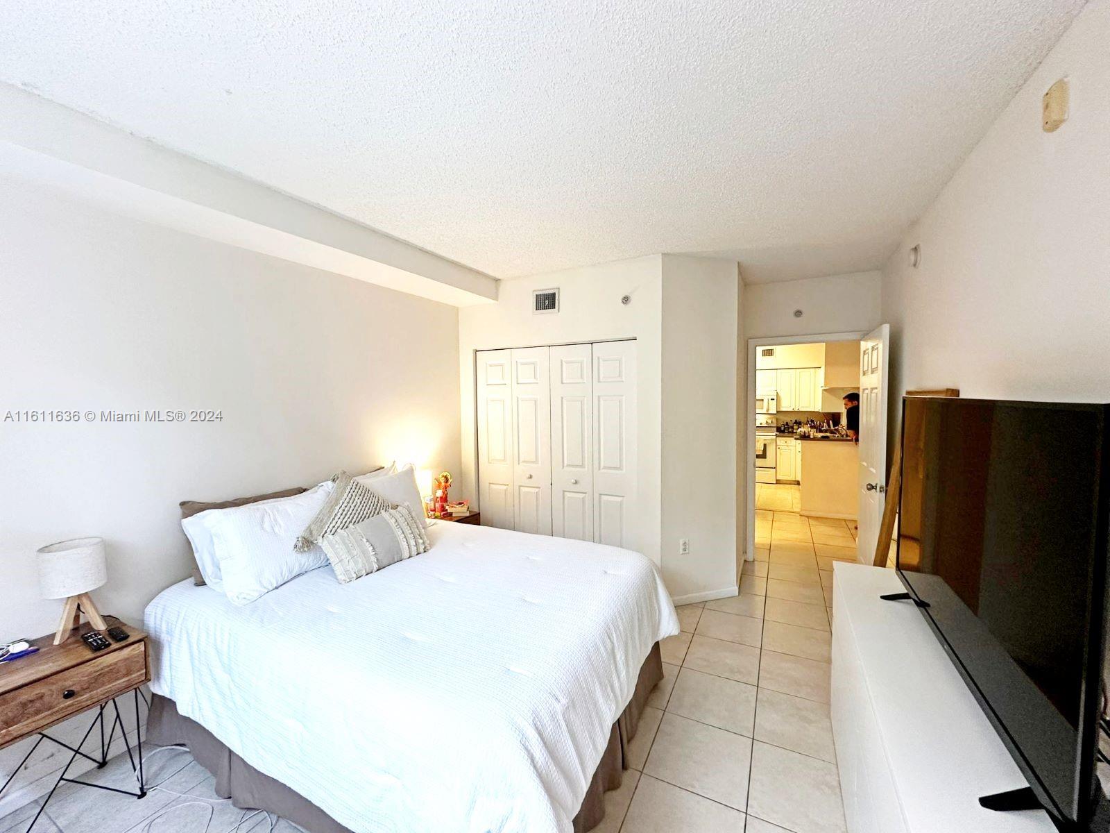 PORTO BELLAGIO CONDO - Residential