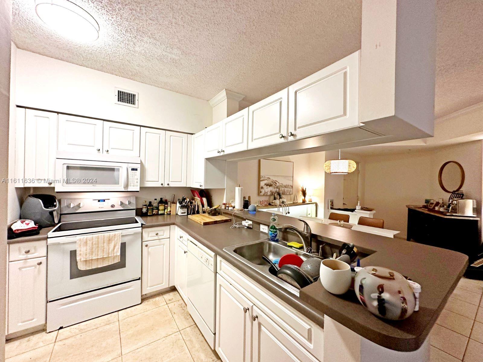 PORTO BELLAGIO CONDO - Residential