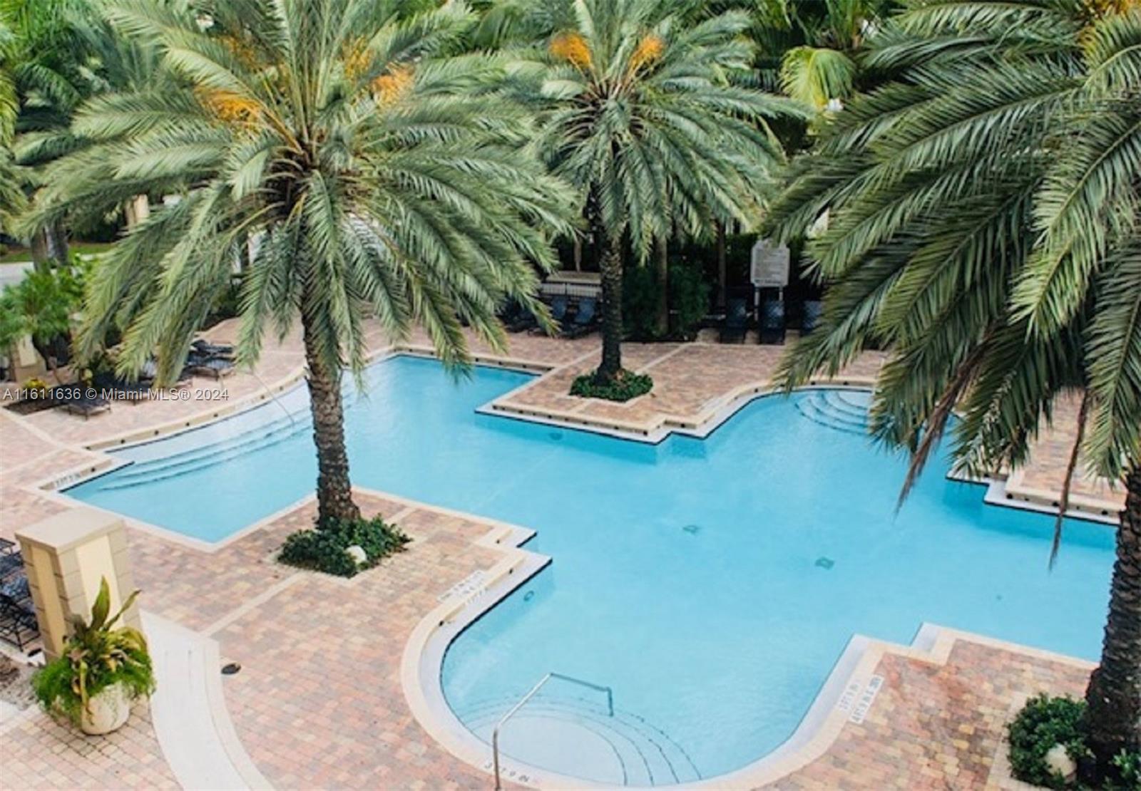 PORTO BELLAGIO CONDO - Residential