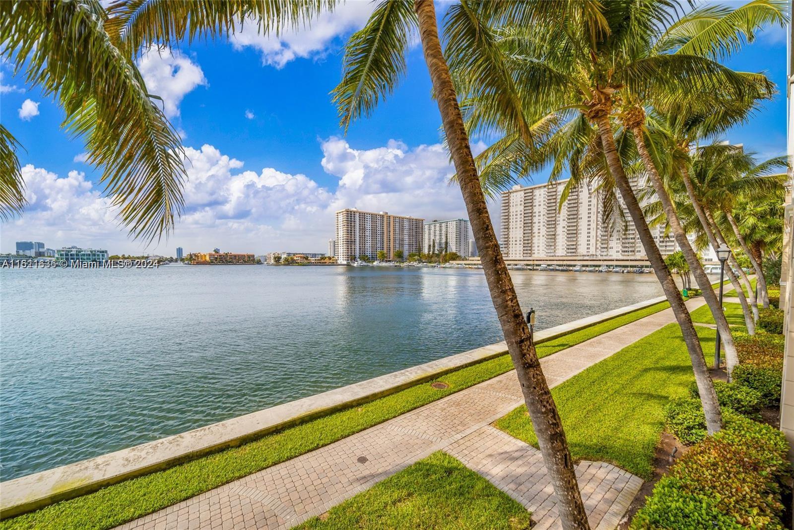 PORTO BELLAGIO CONDO - Residential