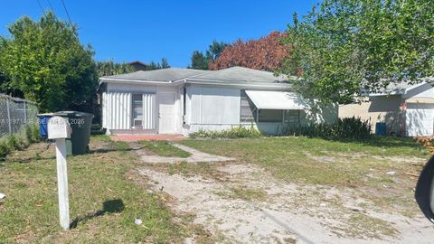 Photo of 2908 Dunbar St, Fort Pierce, FL 34947 (MLS # A11971463)