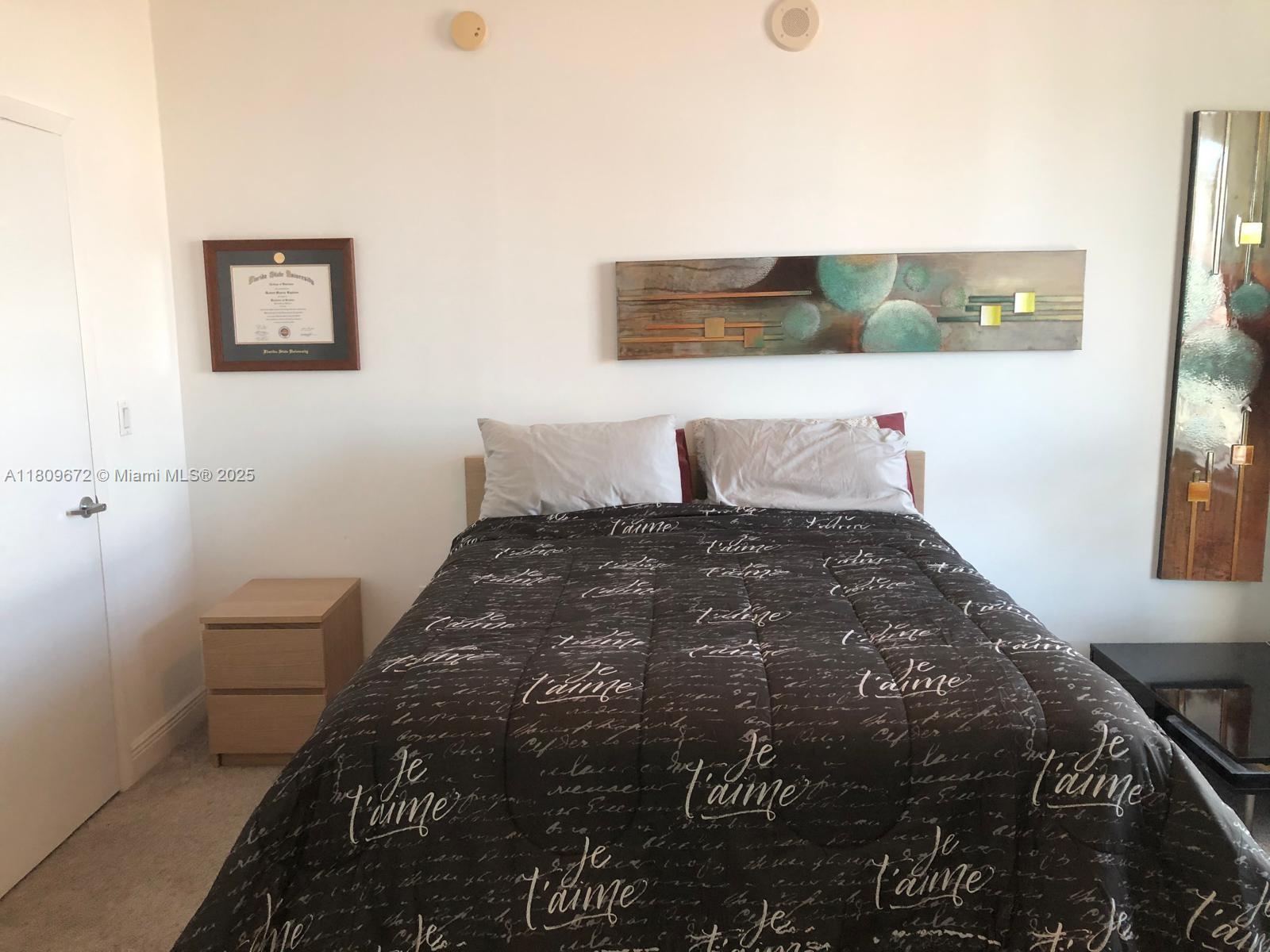 IVY CONDO - Residential