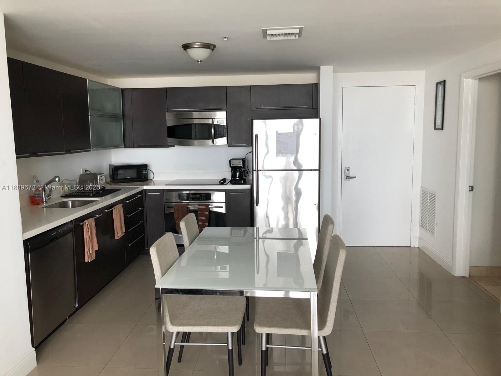 IVY CONDO - Residential