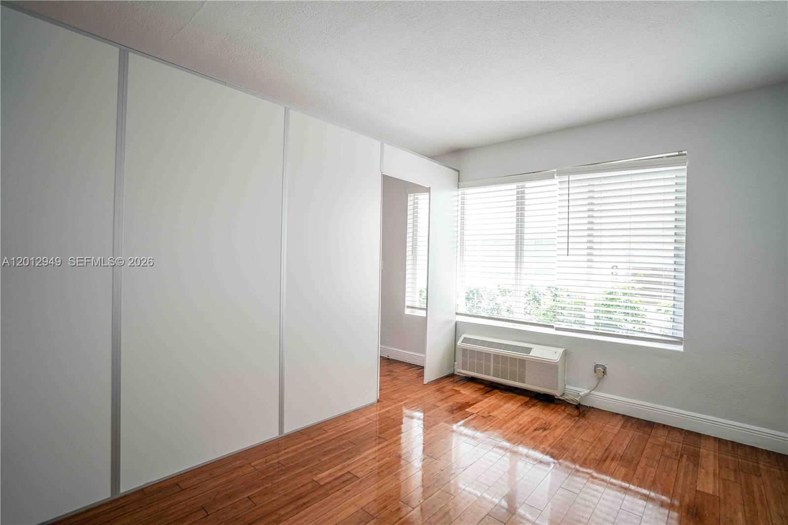 7325 Carlyle Ave 10