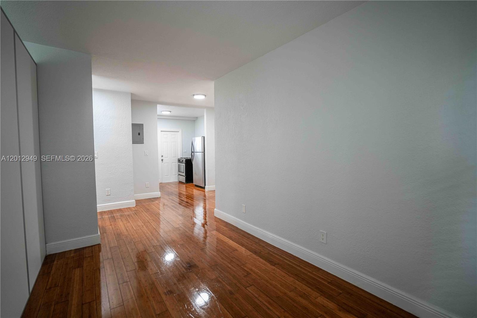 7325 Carlyle Ave 10