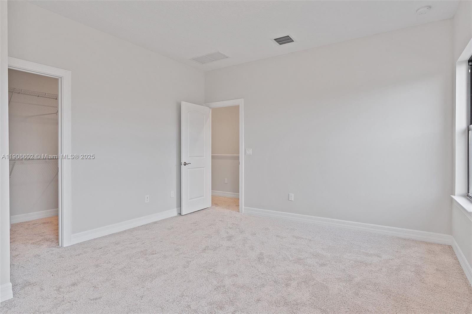 OAK TREE PROPERTY REDEVEL - Residential Lease