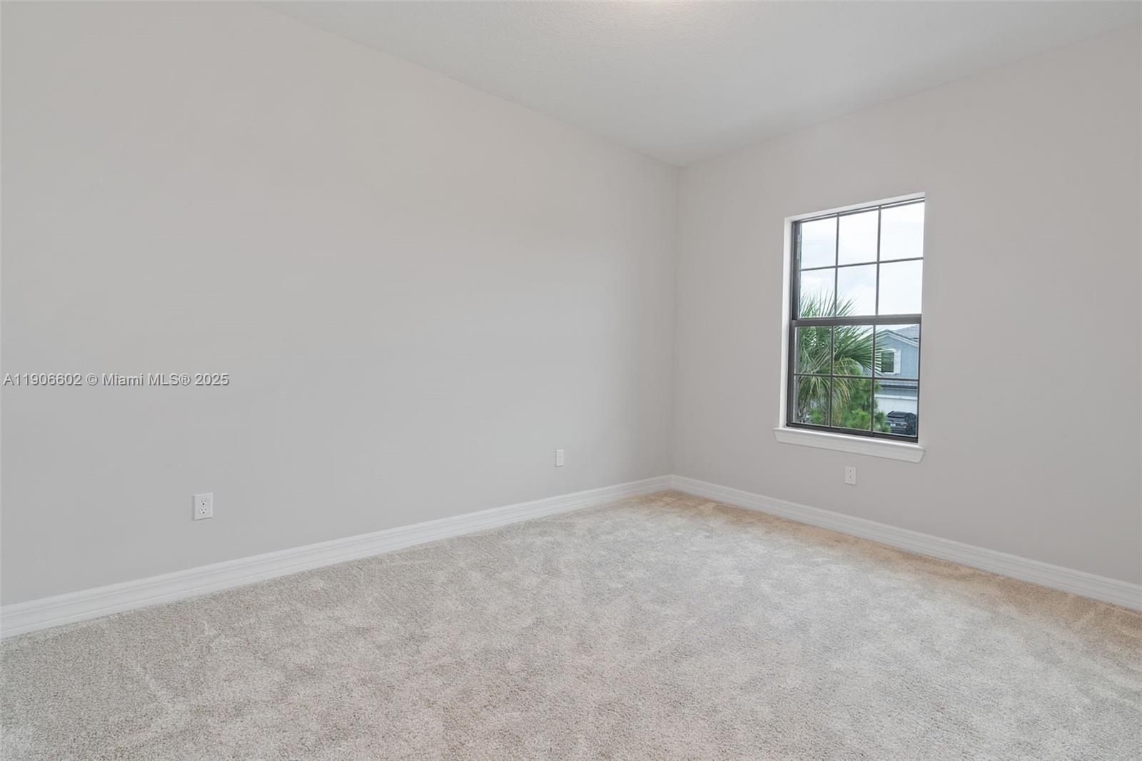 OAK TREE PROPERTY REDEVEL - Residential Lease