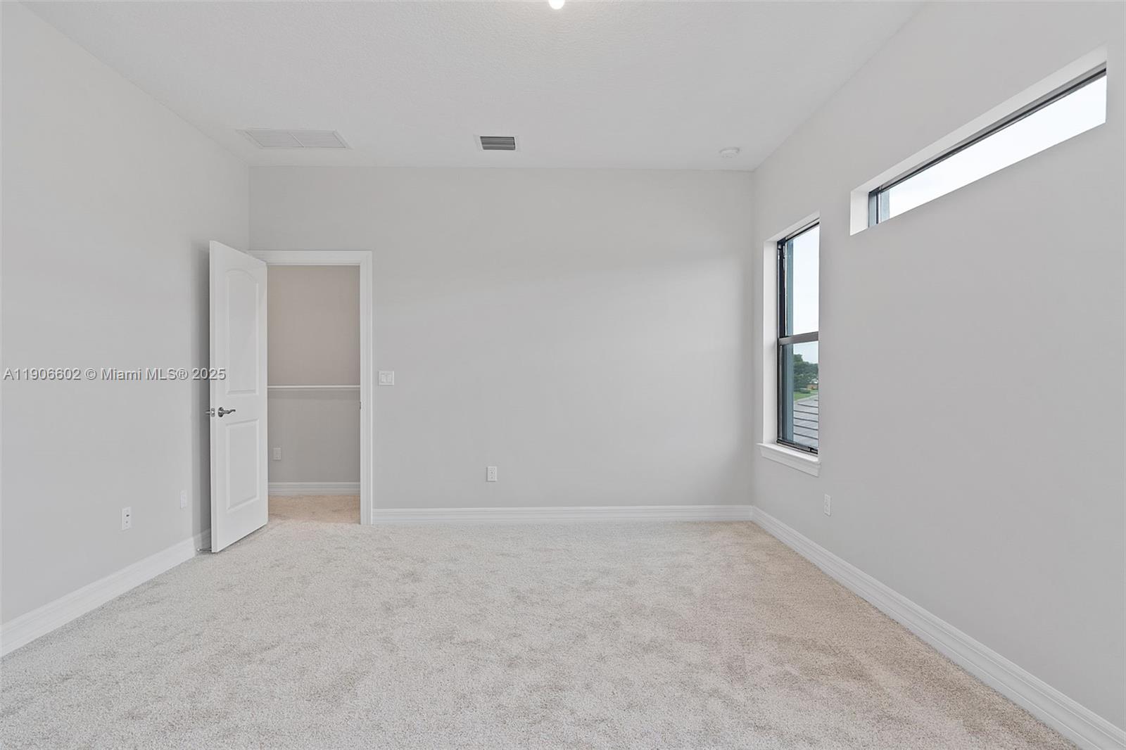 OAK TREE PROPERTY REDEVEL - Residential Lease