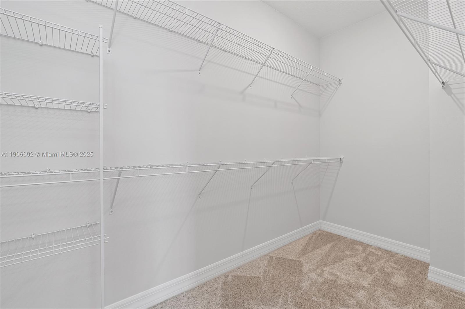 OAK TREE PROPERTY REDEVEL - Residential Lease