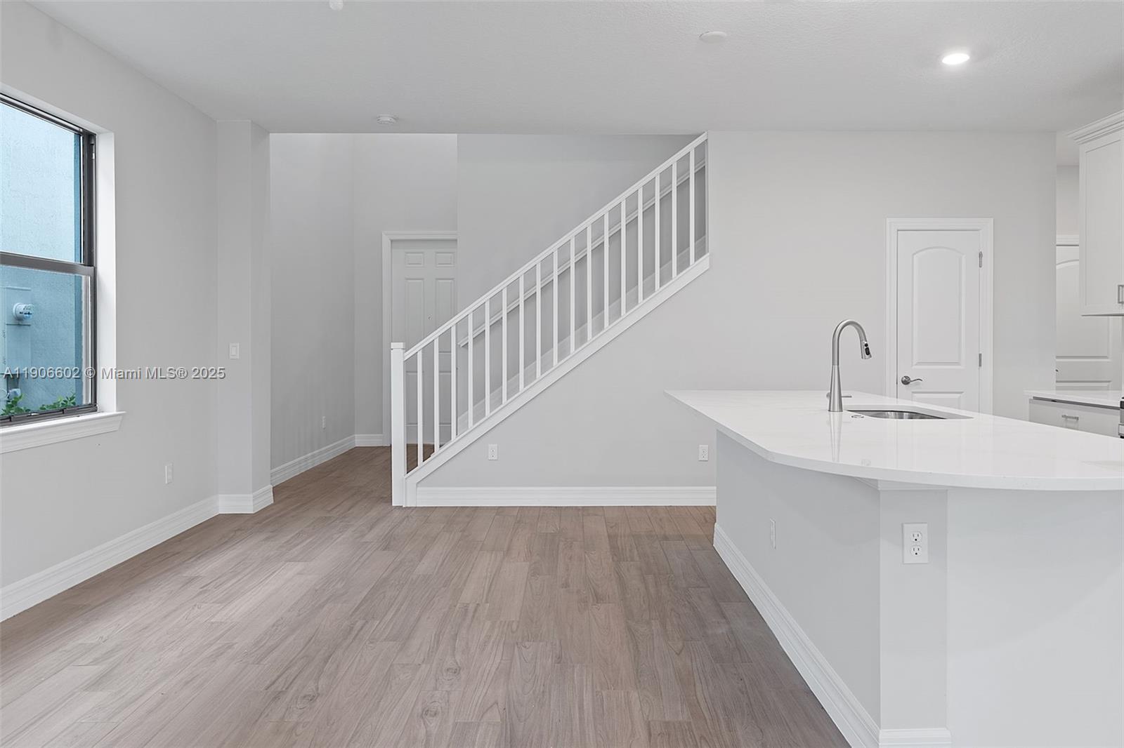 OAK TREE PROPERTY REDEVEL - Residential Lease