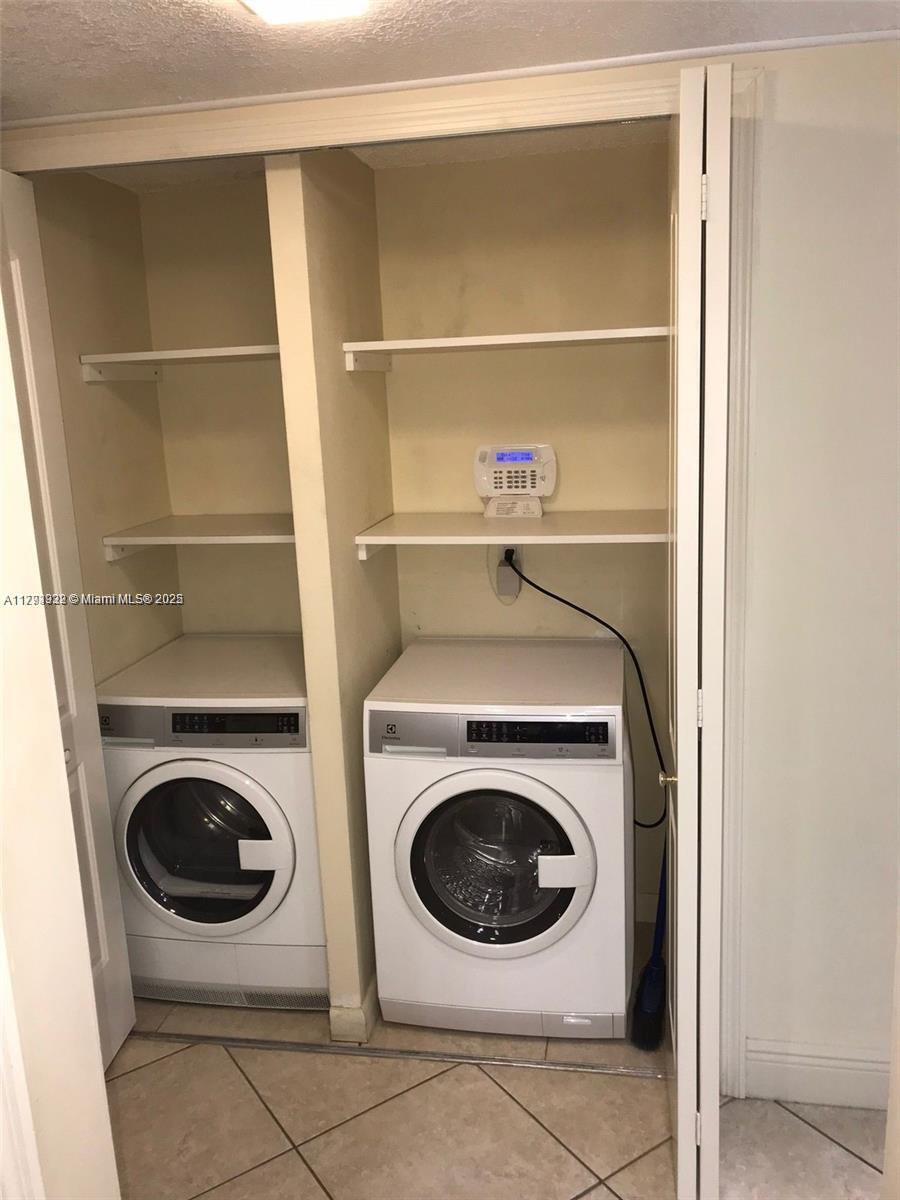 Rental Property at 9301 Sw 92nd Ave A211, Miami, Broward County, Florida - Bedrooms: 1 
Bathrooms: 1  - $2,150 MO.