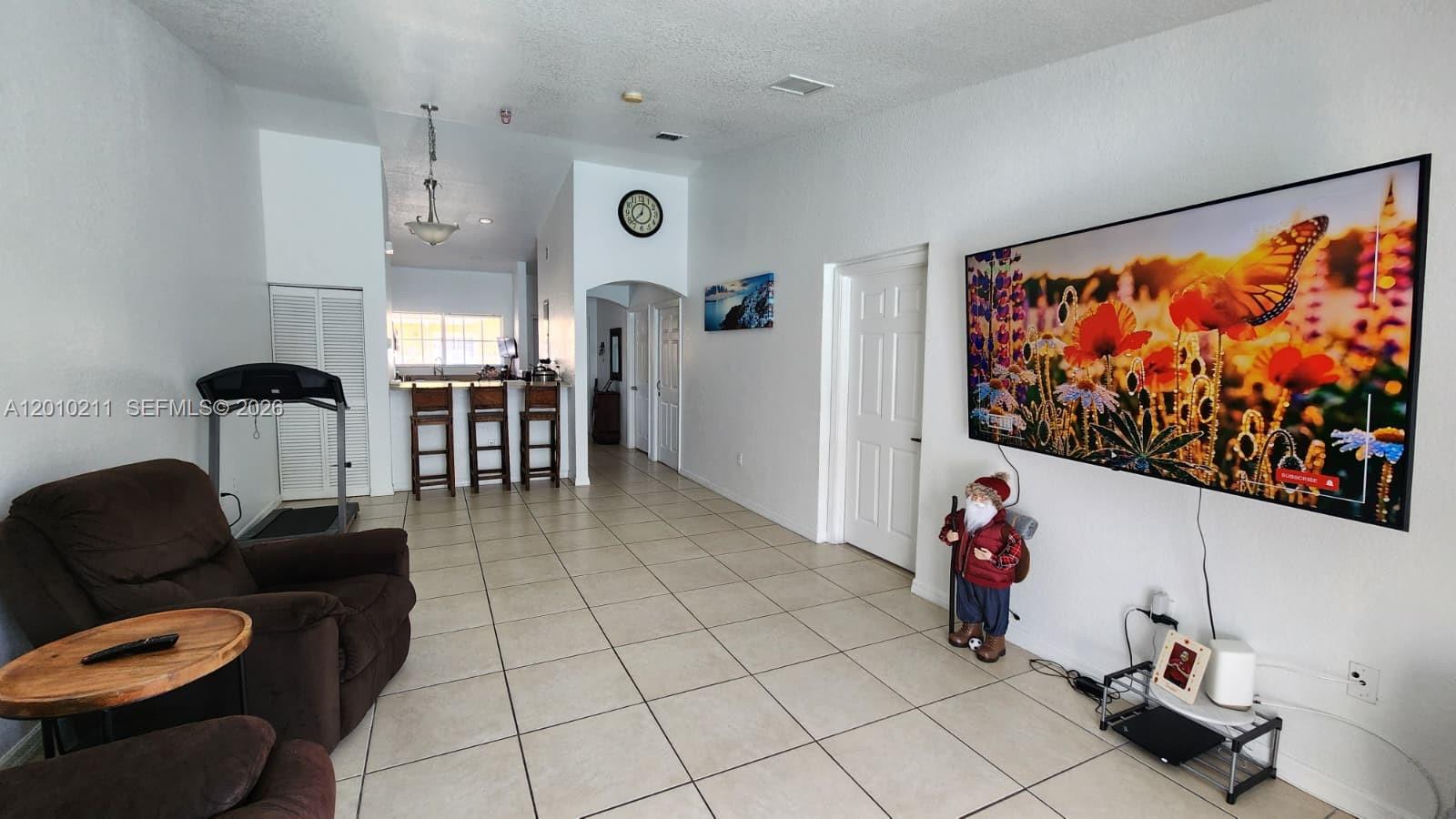 3926 SW 48th Ave