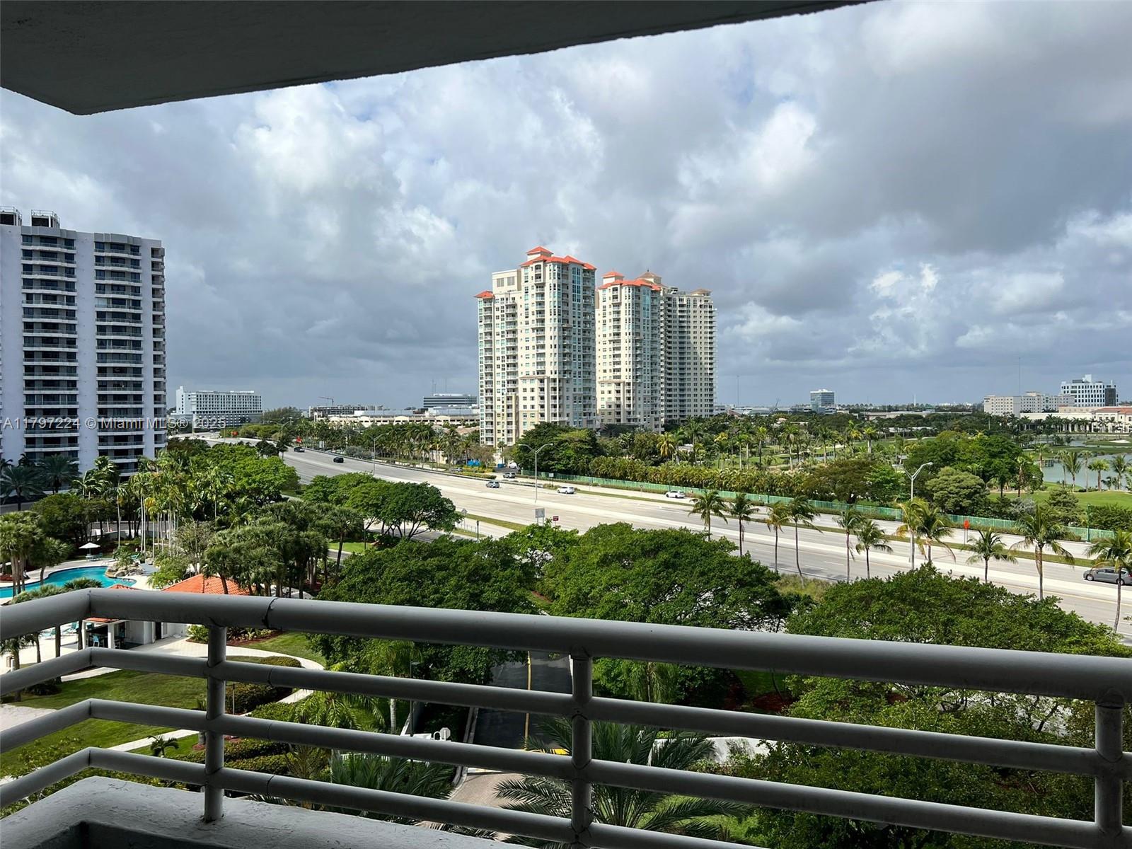 PARC CENTRAL AVENTURA EAS - Residential