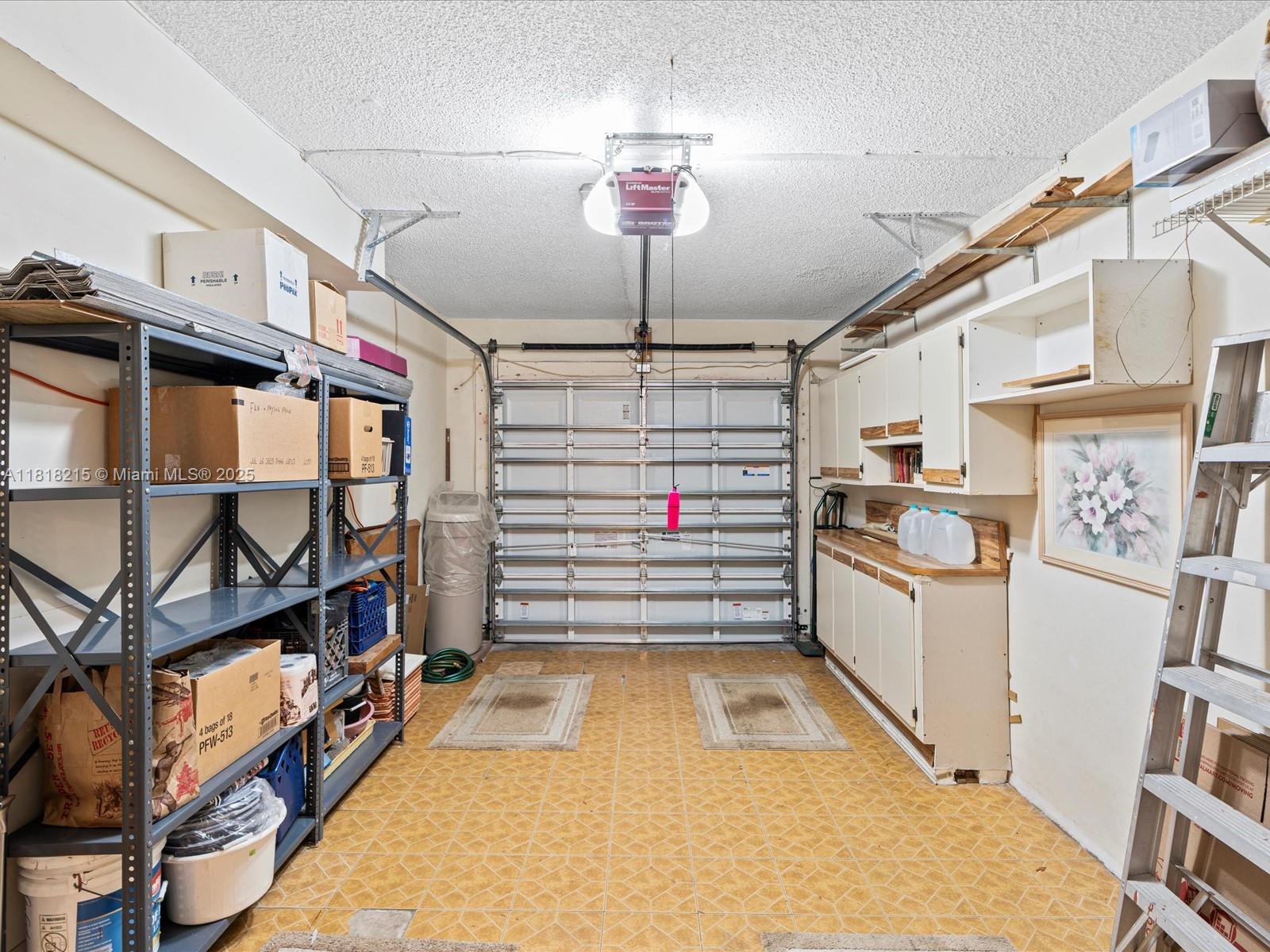 ALHAMBRA CIRCLE - Residential