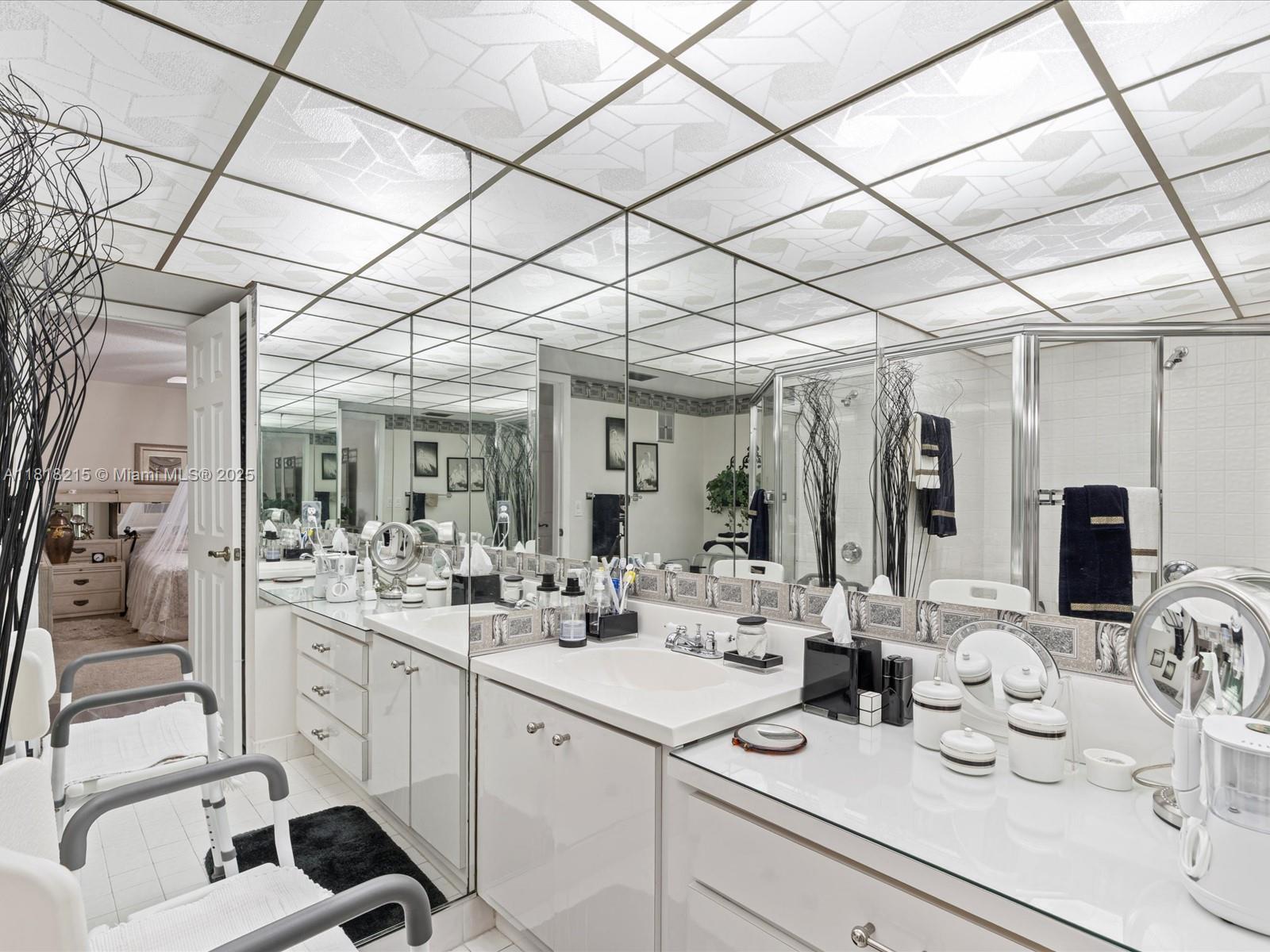 ALHAMBRA CIRCLE - Residential