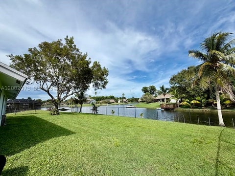 Photo of 5796 SW 89th Way, Cooper City, FL 33328 (MLS # A12082973)