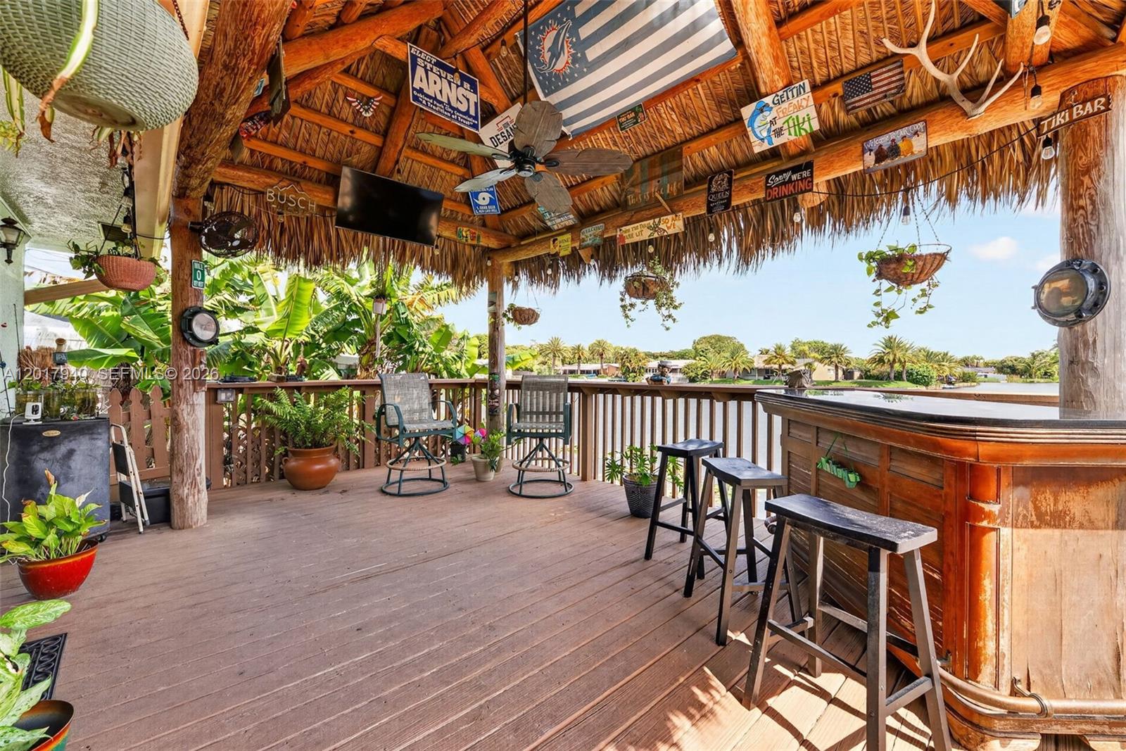 ROYAL PALM LAKE ESTATES - Residential
