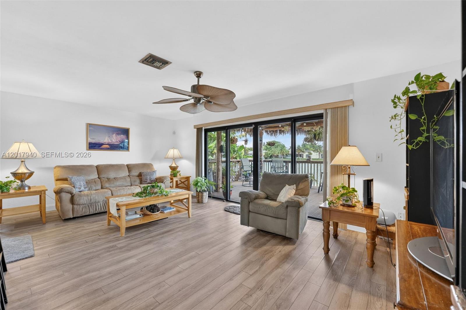 ROYAL PALM LAKE ESTATES - Residential