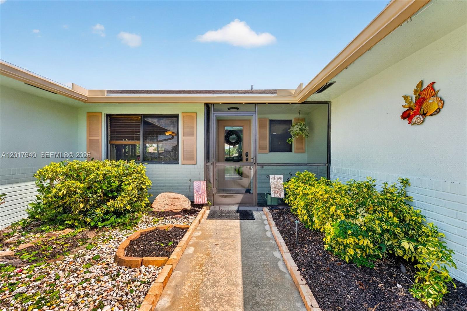 ROYAL PALM LAKE ESTATES - Residential