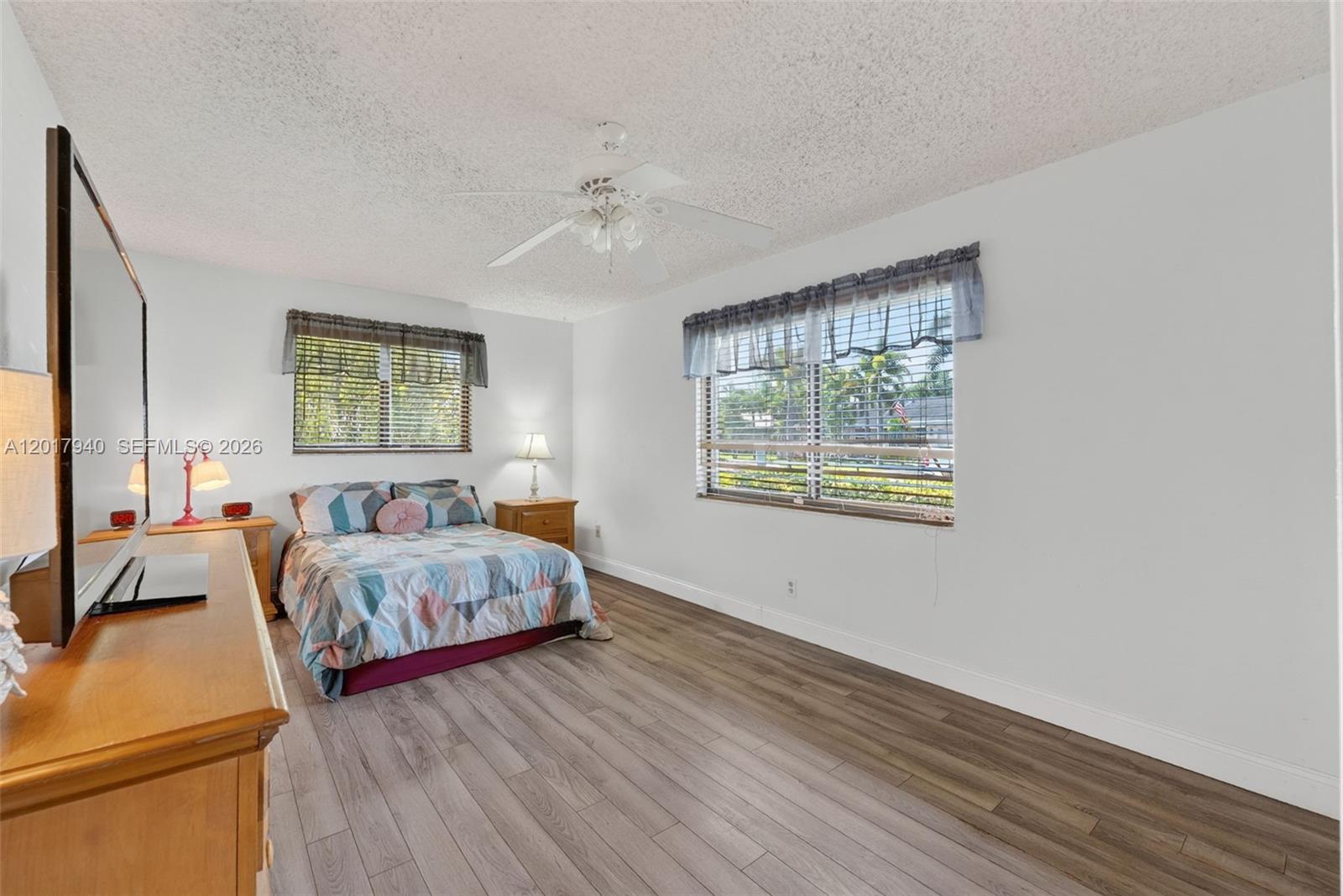 ROYAL PALM LAKE ESTATES - Residential