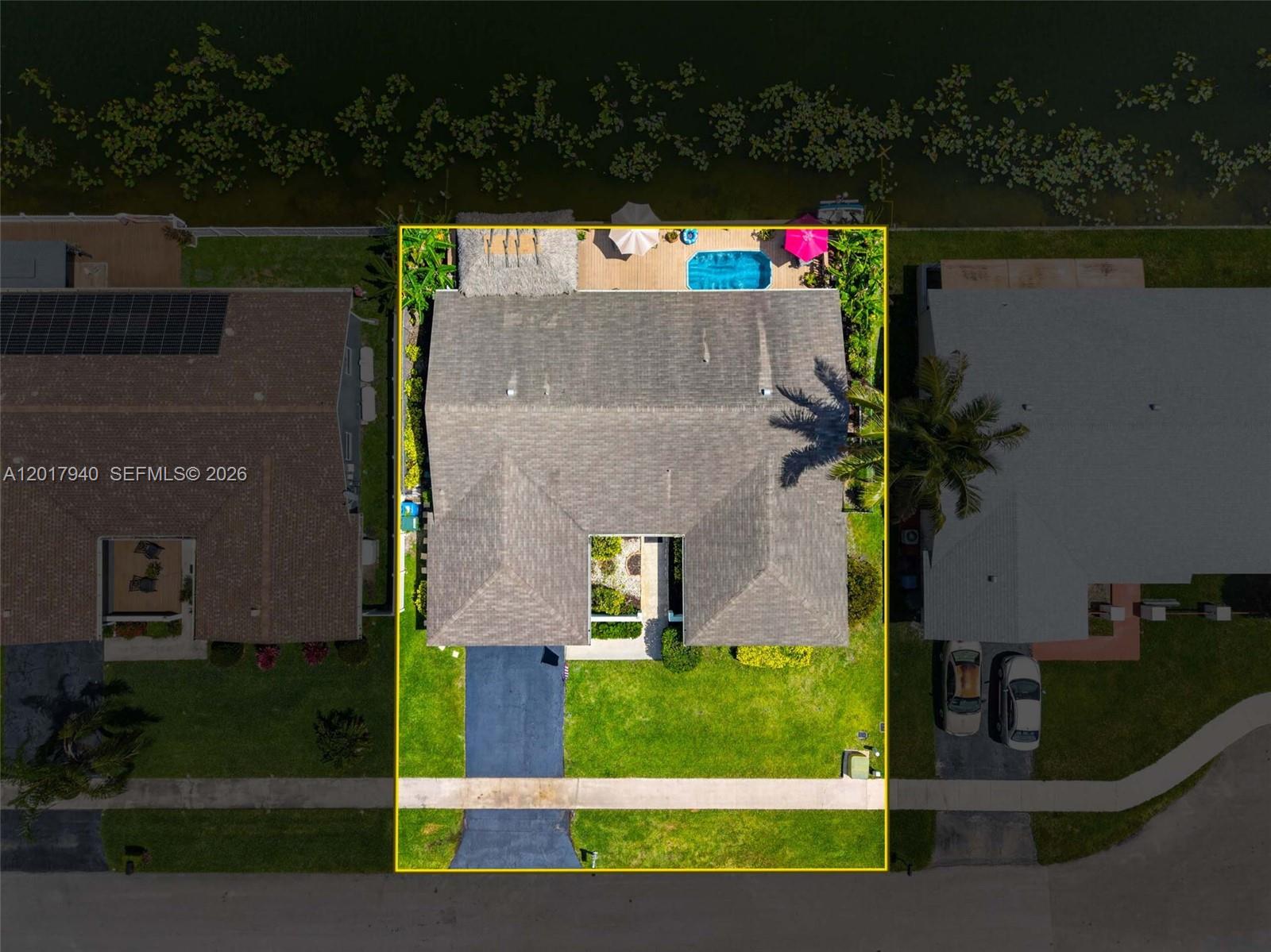 ROYAL PALM LAKE ESTATES - Residential