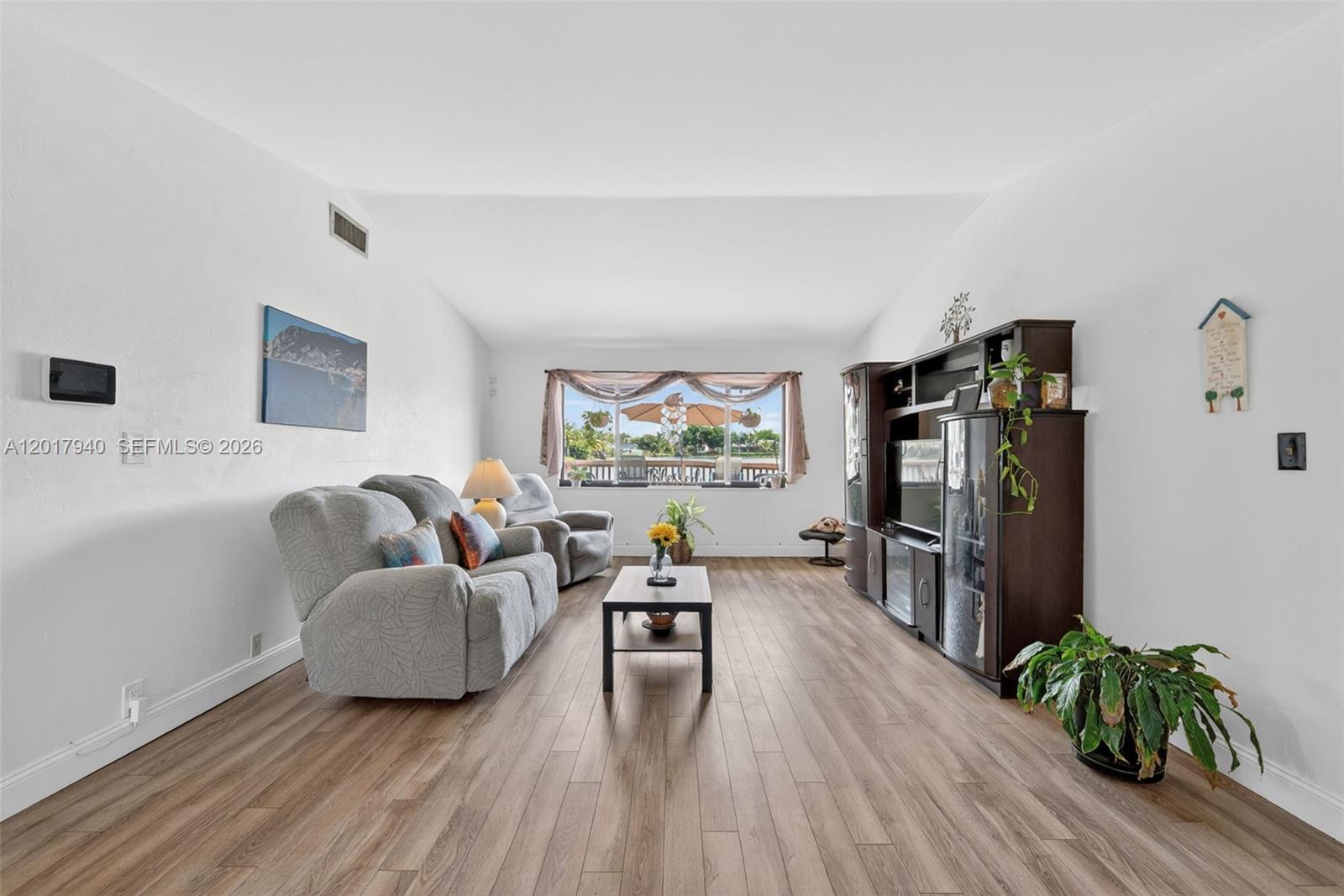 ROYAL PALM LAKE ESTATES - Residential