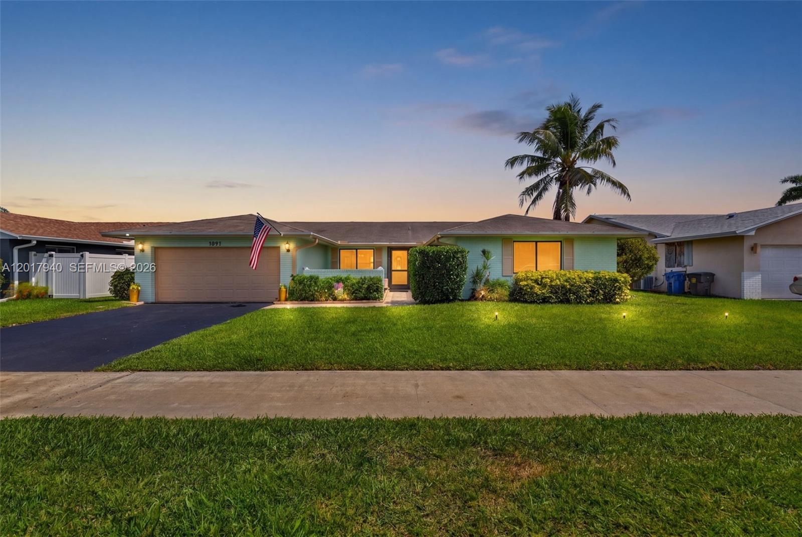 ROYAL PALM LAKE ESTATES - Residential